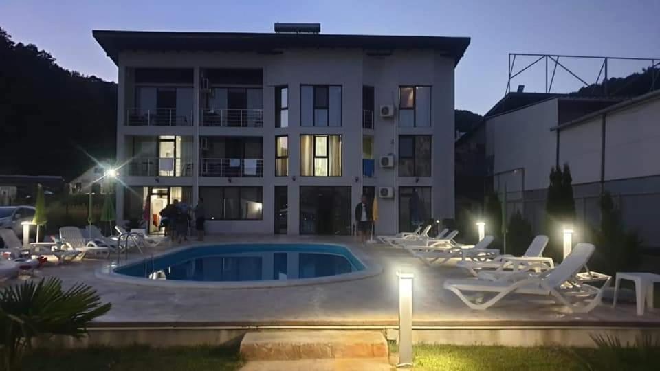 Vila Hercules Dubova Exteriör bild