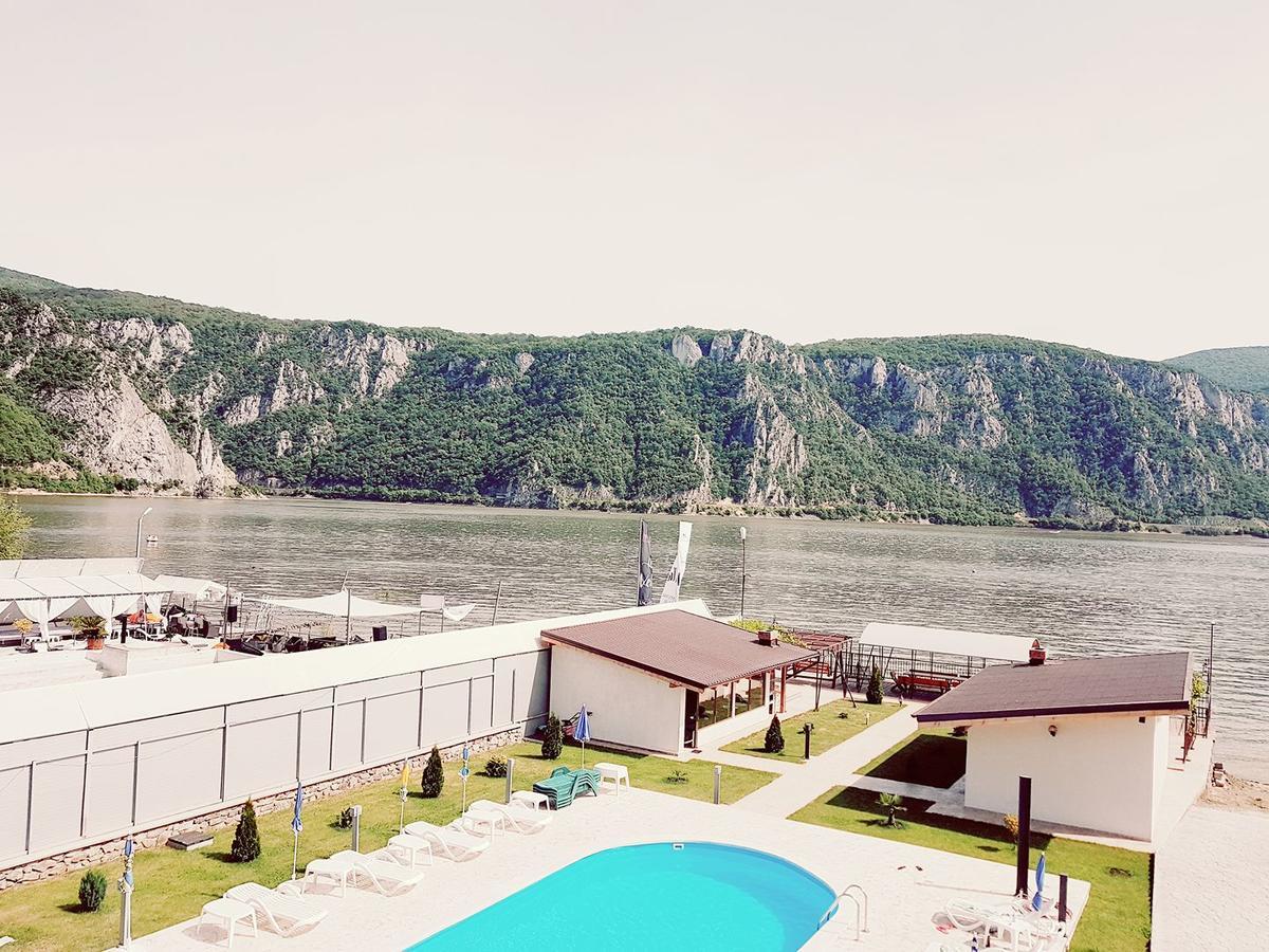Vila Hercules Dubova Exteriör bild